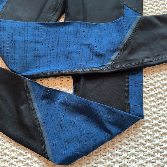 UNDER ARMOUR UA Heatgear Supervent Crop Capri Leggings Black Blue NWT Womens XS - Picture 6 of 11